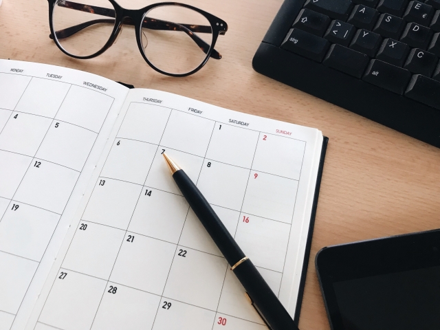 手帳とボールペン