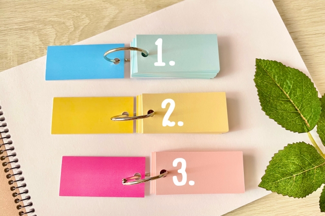 1.2.3と書かれた付箋